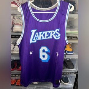 Lebron James Lakers alternate jersey